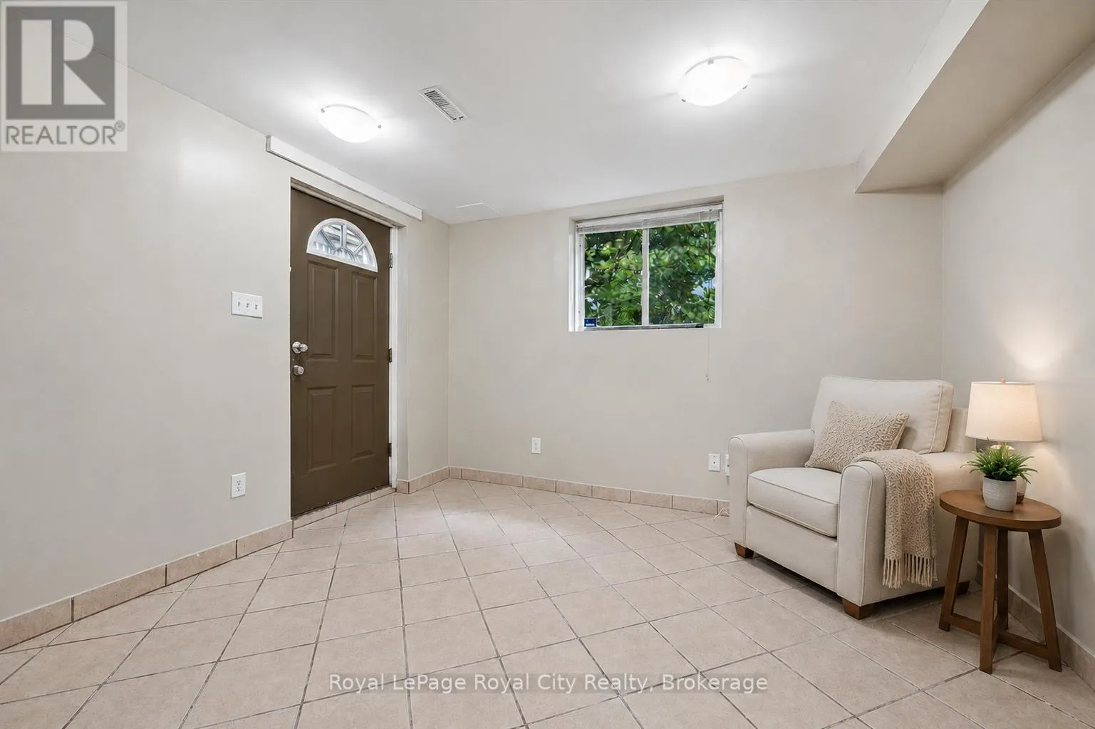 73 WAXWING CRESCENT