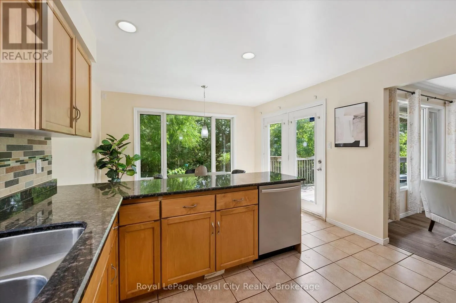 73 WAXWING CRESCENT