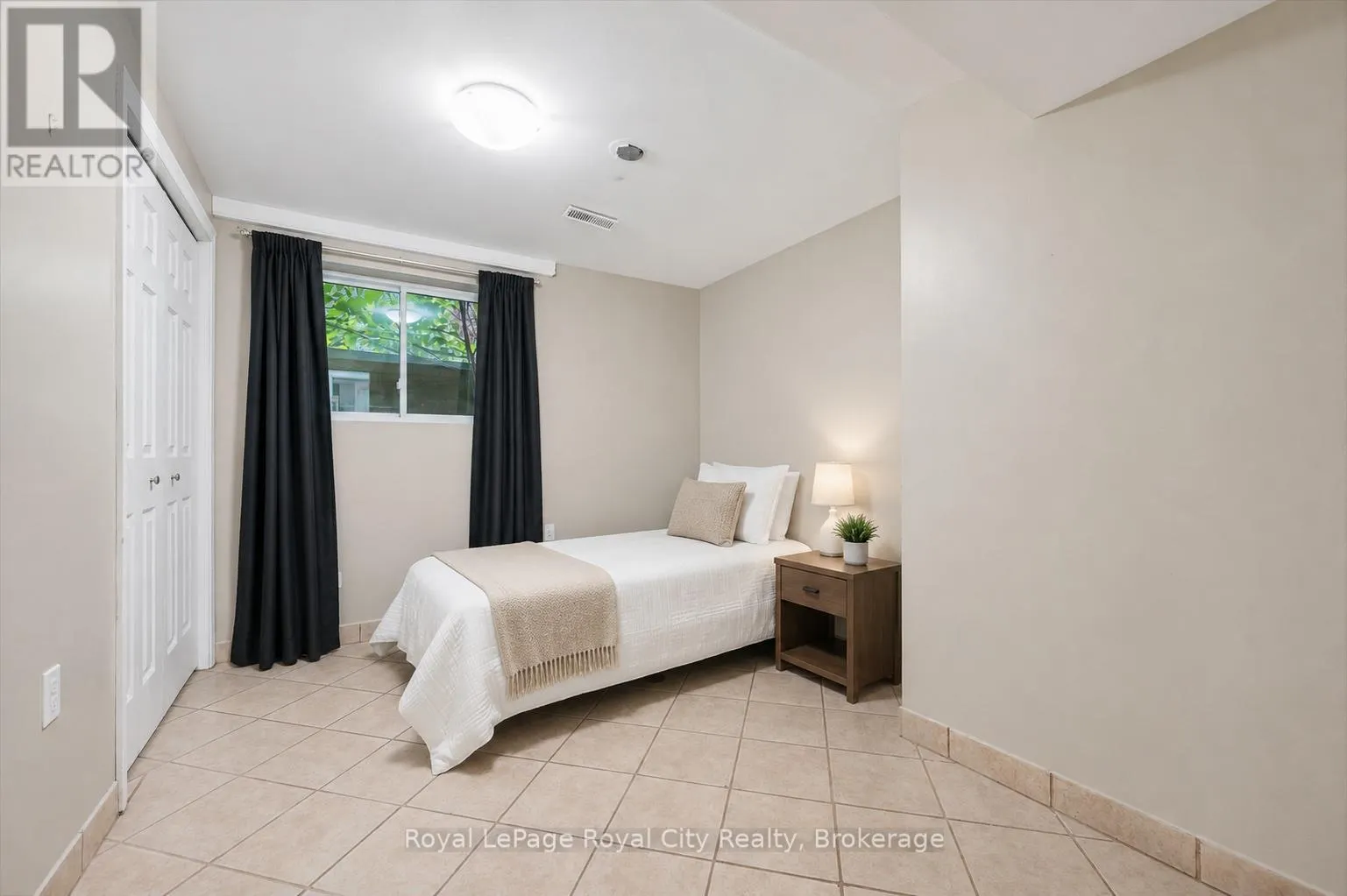 73 WAXWING CRESCENT