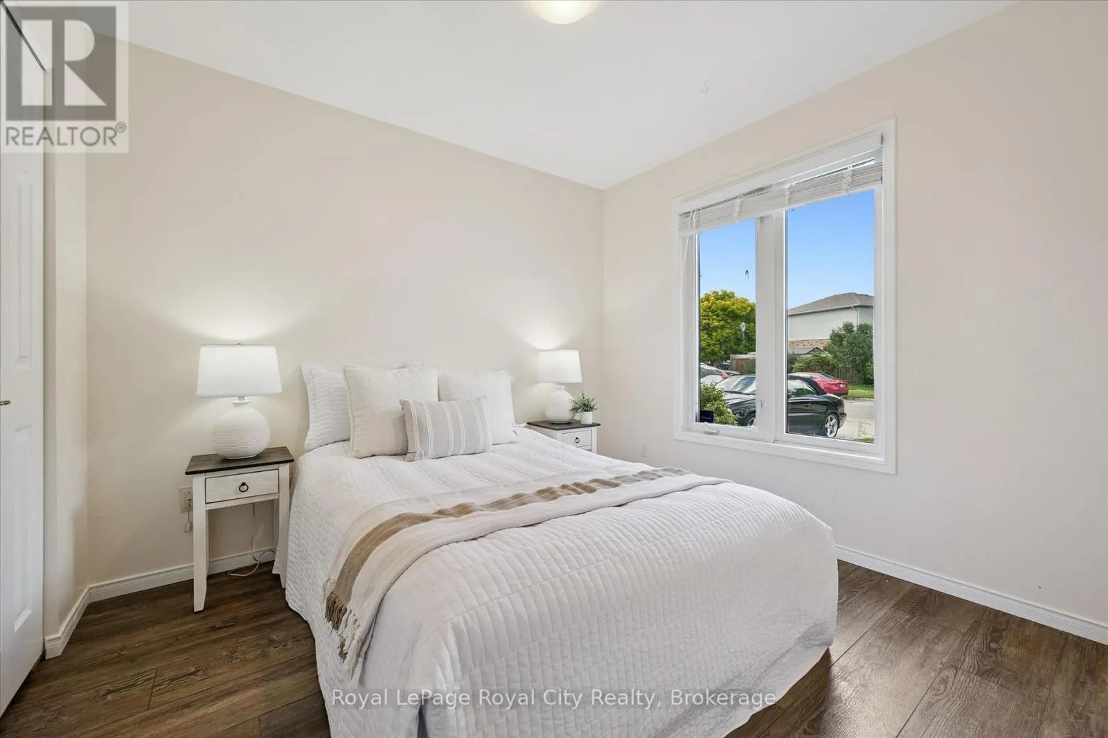 73 WAXWING CRESCENT