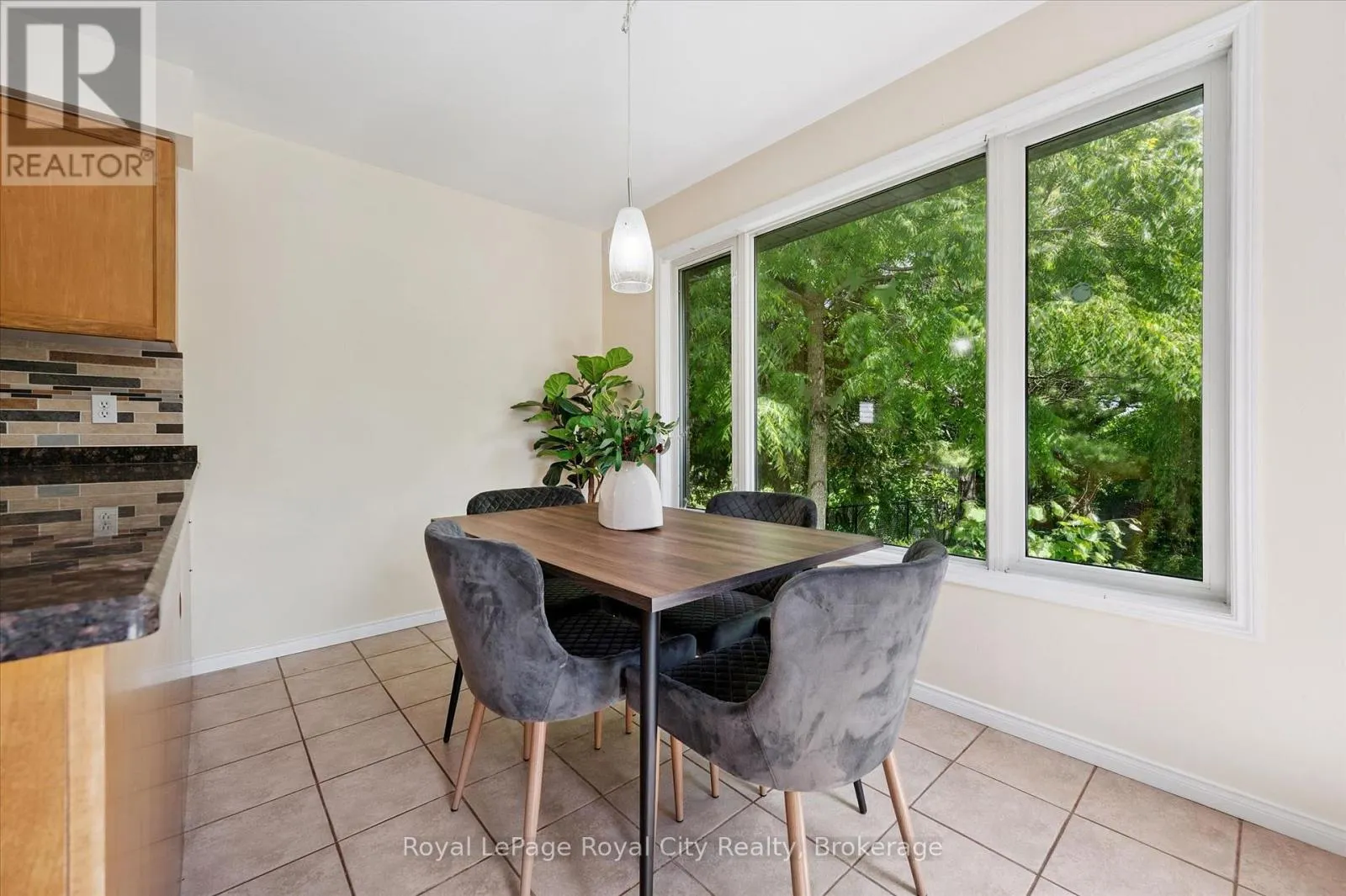73 WAXWING CRESCENT