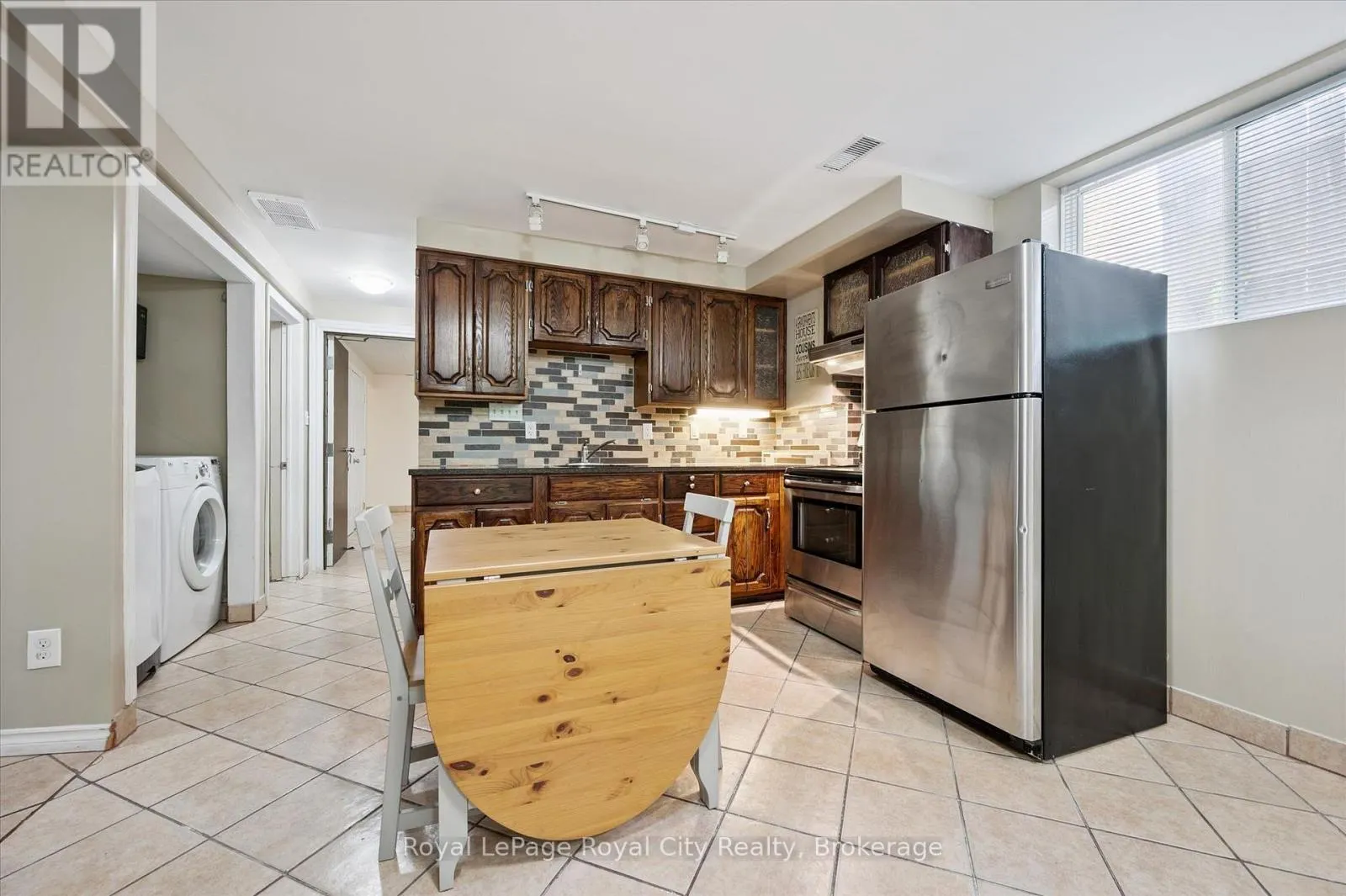 73 WAXWING CRESCENT