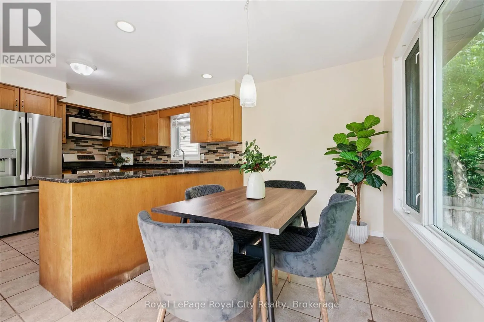 73 WAXWING CRESCENT