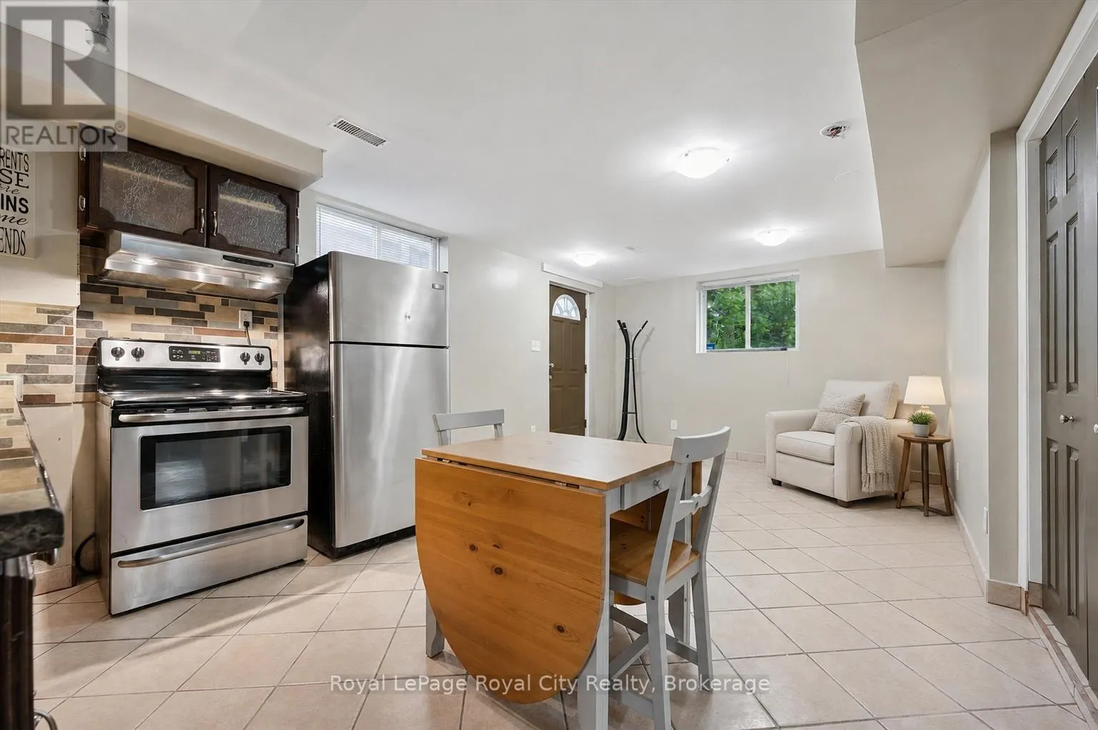 73 WAXWING CRESCENT