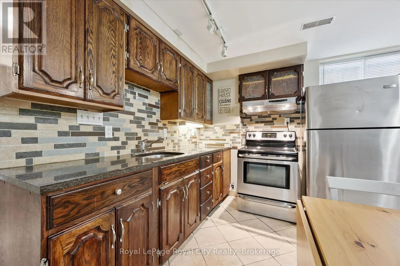 73 WAXWING CRESCENT