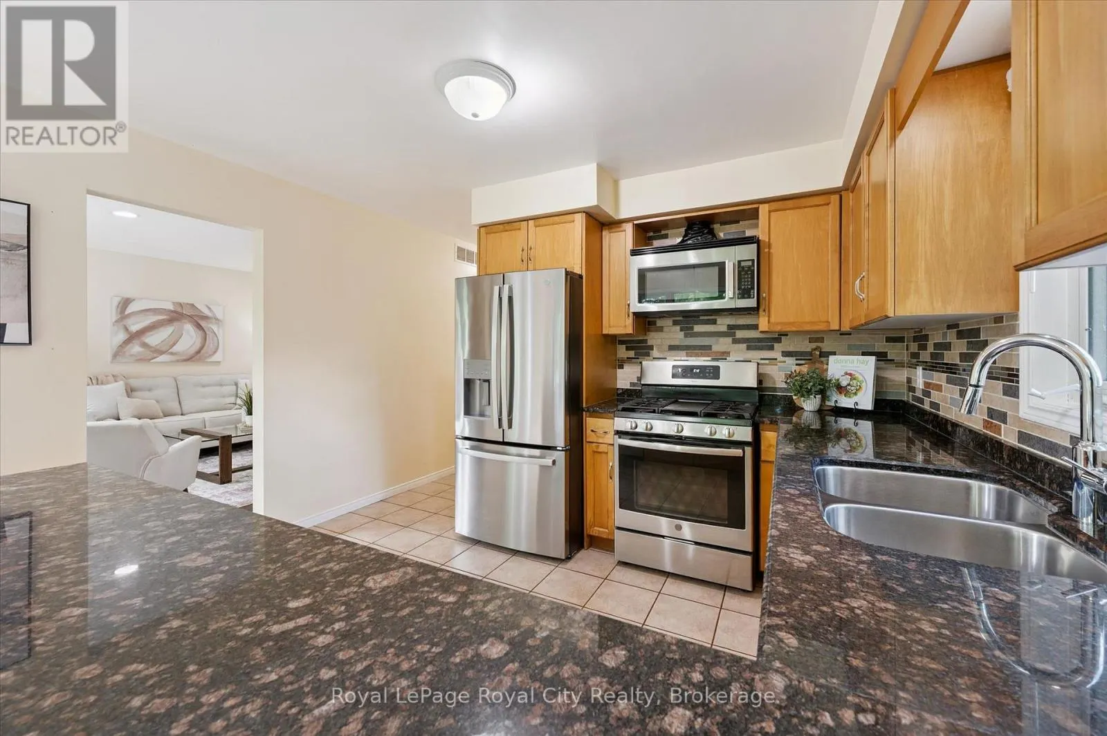73 WAXWING CRESCENT
