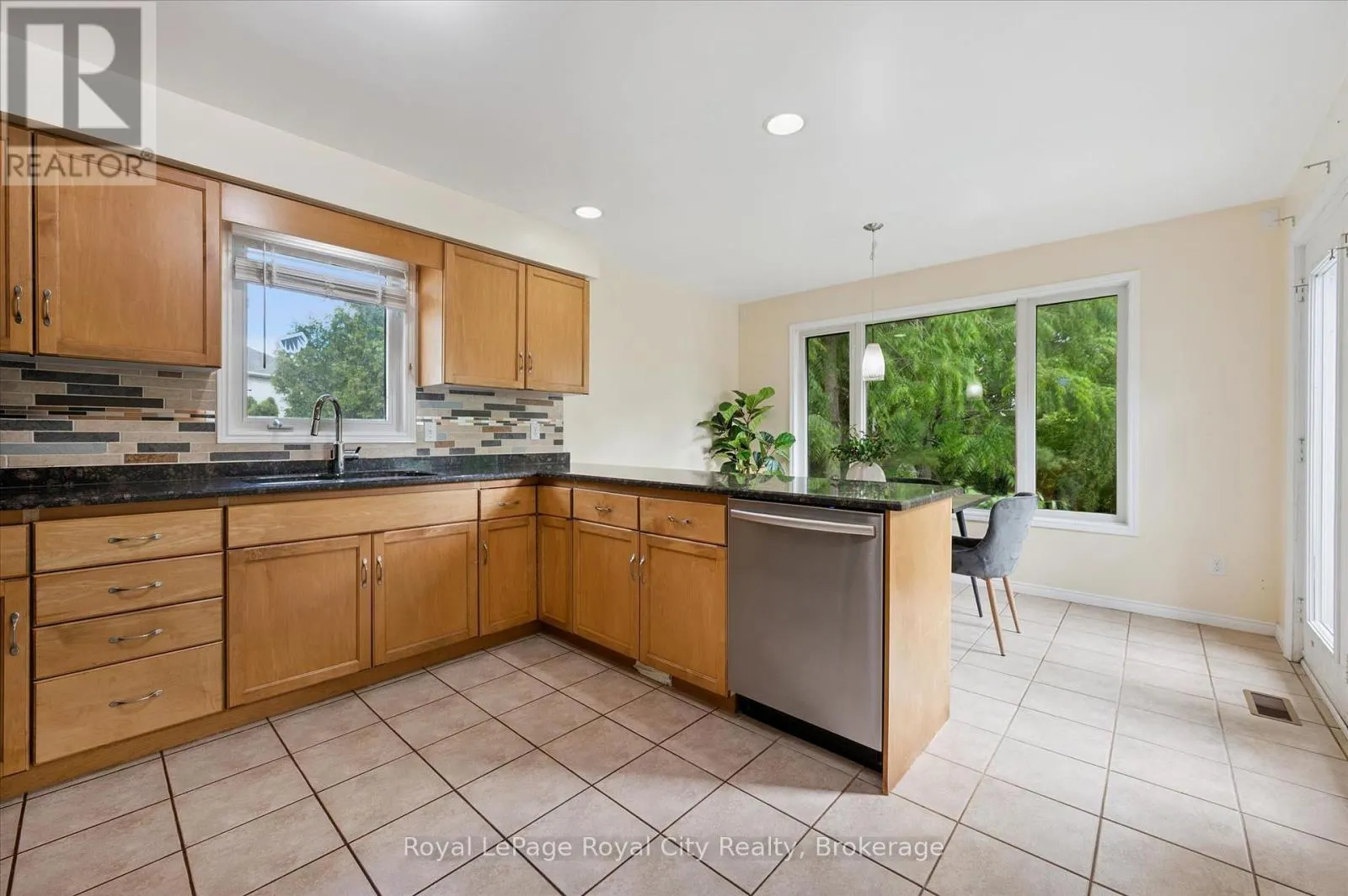 73 WAXWING CRESCENT