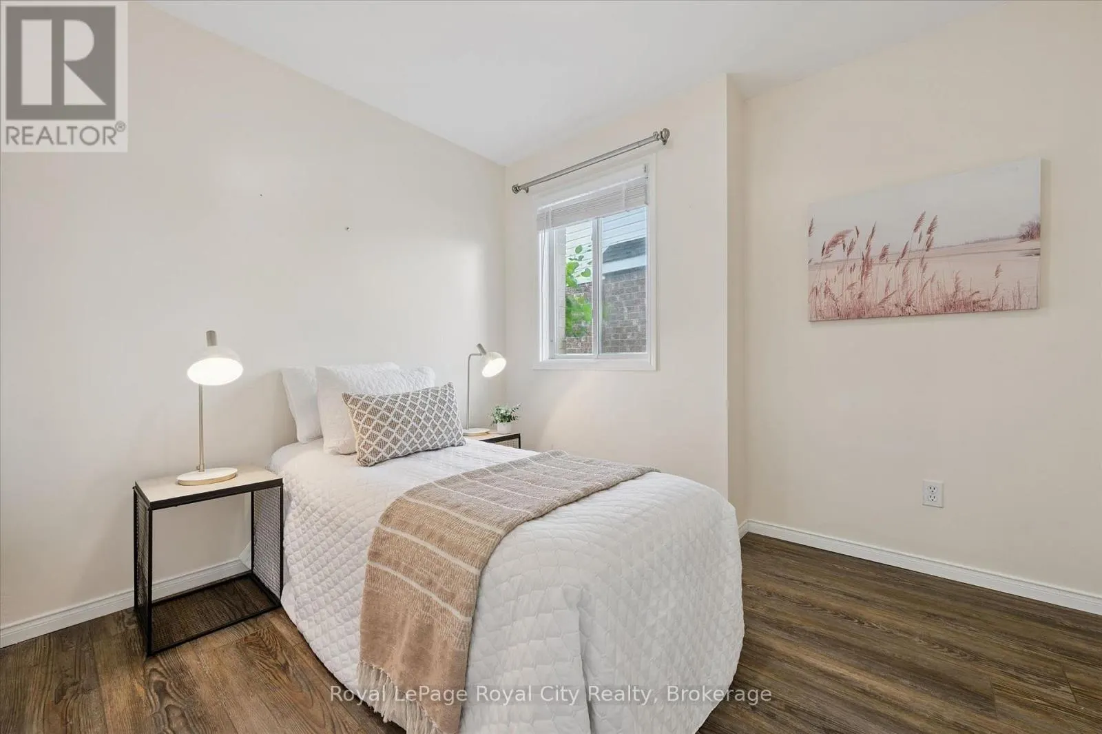 73 WAXWING CRESCENT