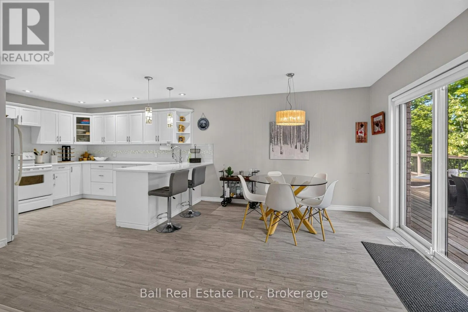 2331 LAKESIDE DRIVE