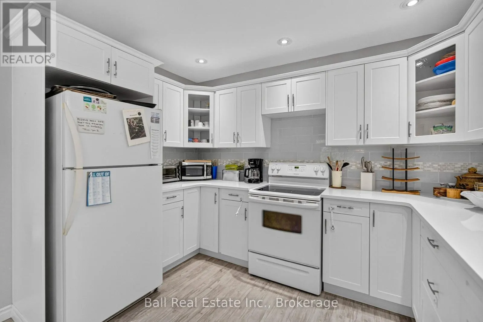 2331 LAKESIDE DRIVE