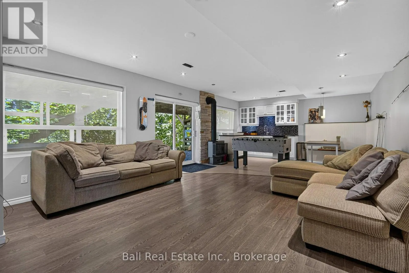 2331 LAKESIDE DRIVE