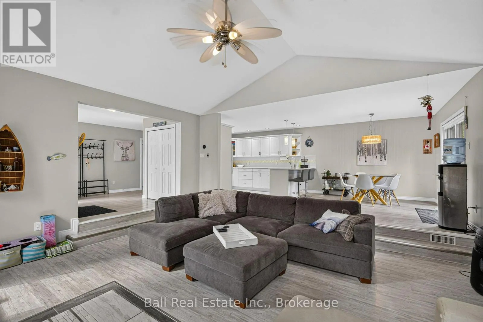 2331 LAKESIDE DRIVE