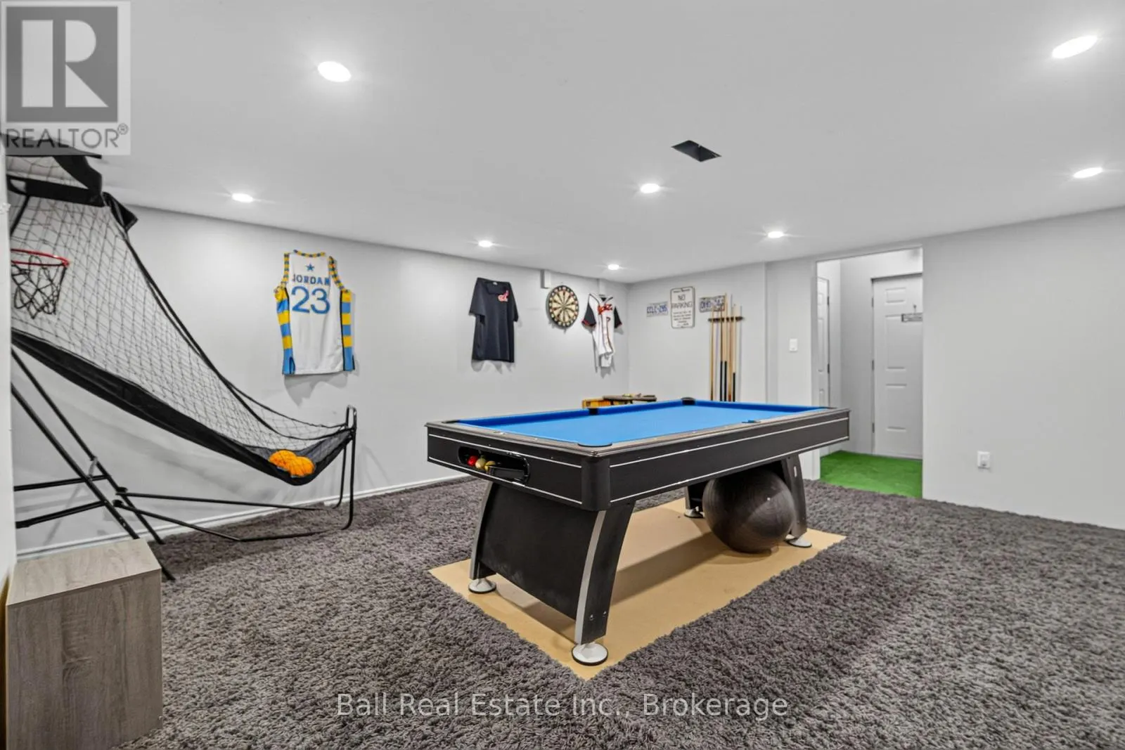 2331 LAKESIDE DRIVE