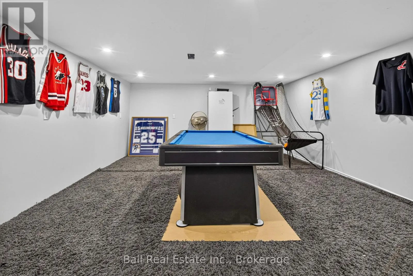 2331 LAKESIDE DRIVE