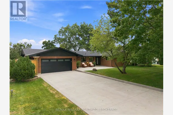 38 ROYAL HENLEY BOULEVARD