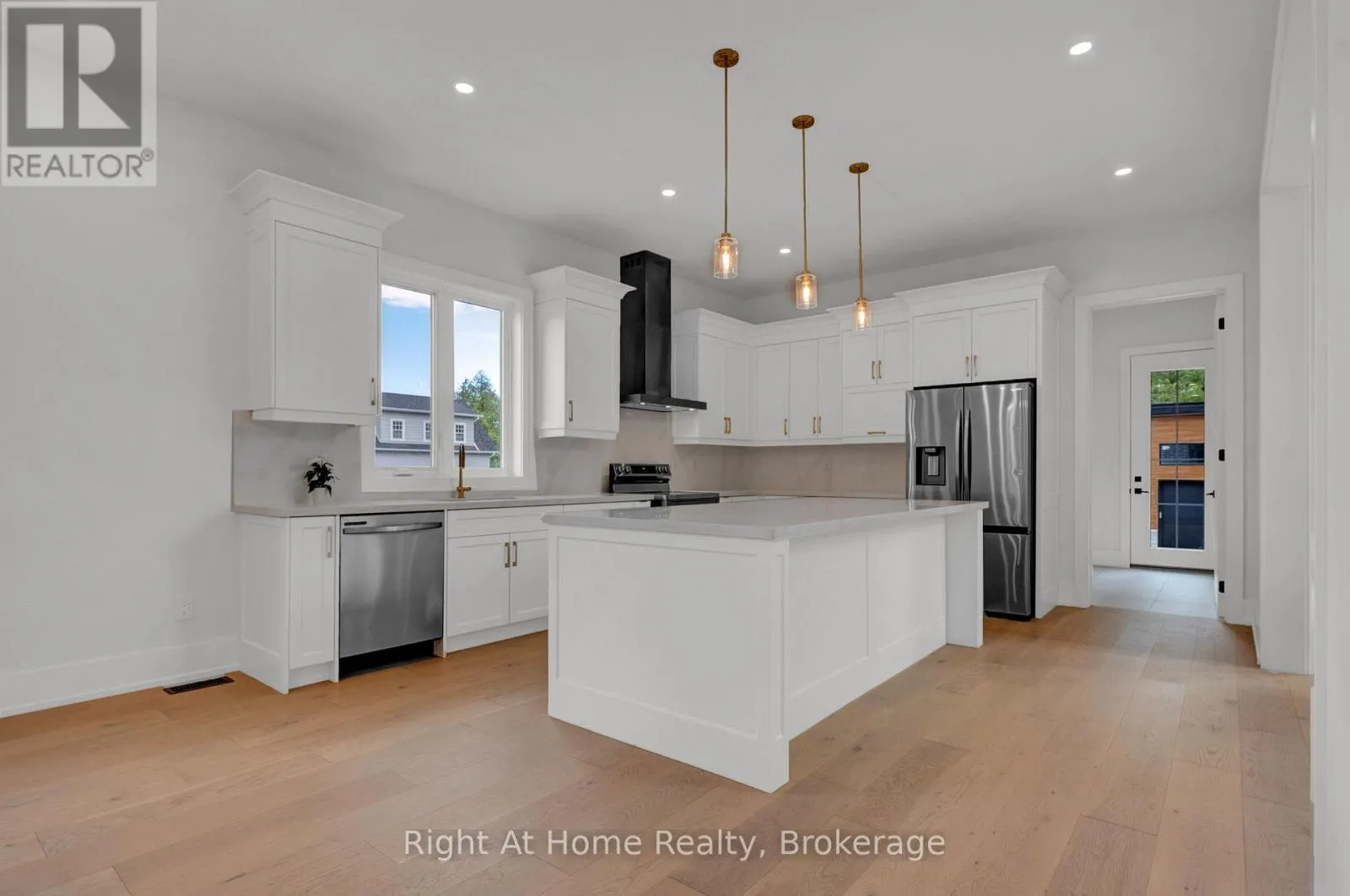 213 SUZANNE MESS BOULEVARD