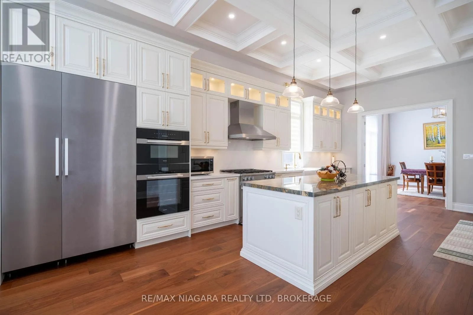 327 QUEENSTON ROAD