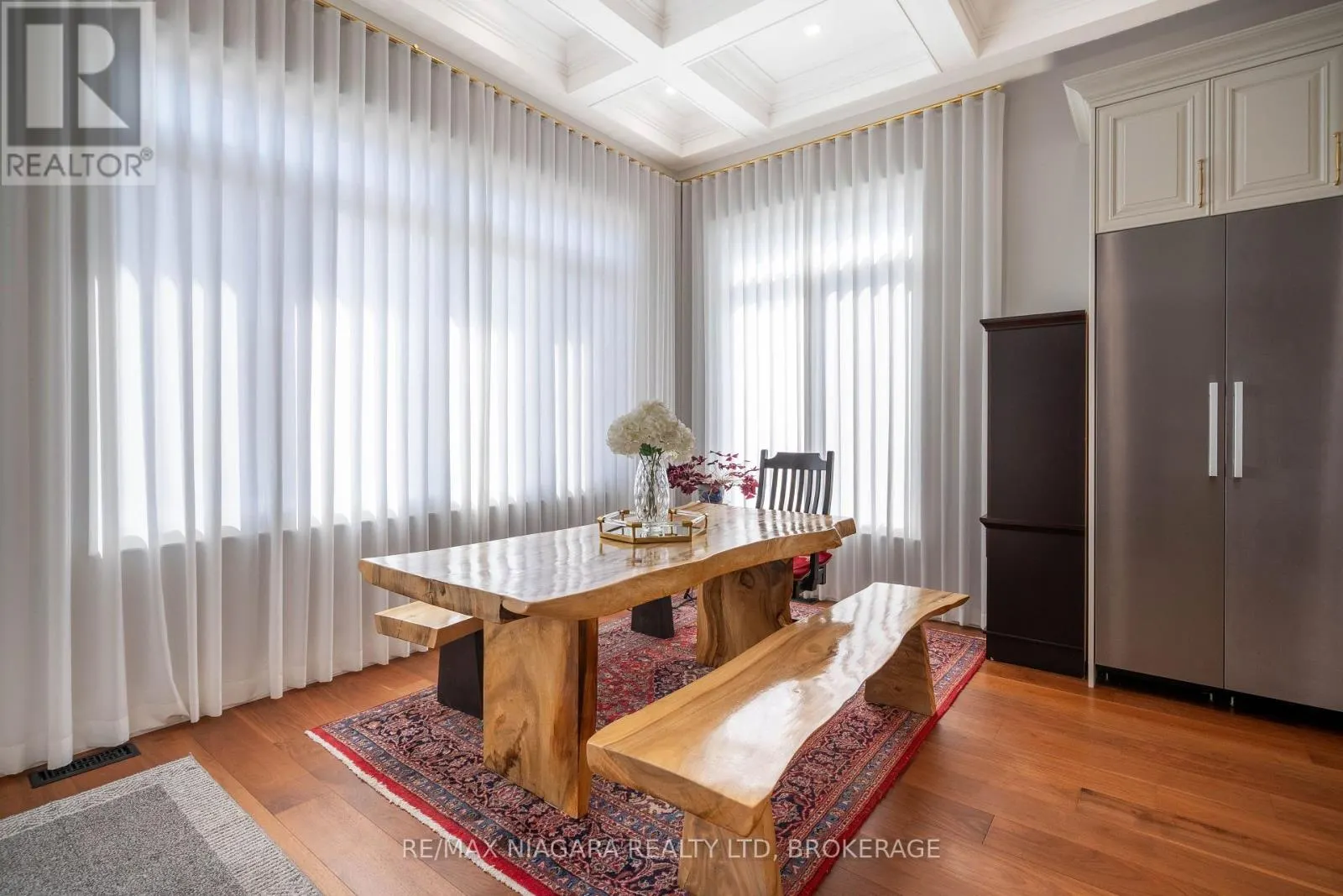 327 QUEENSTON ROAD
