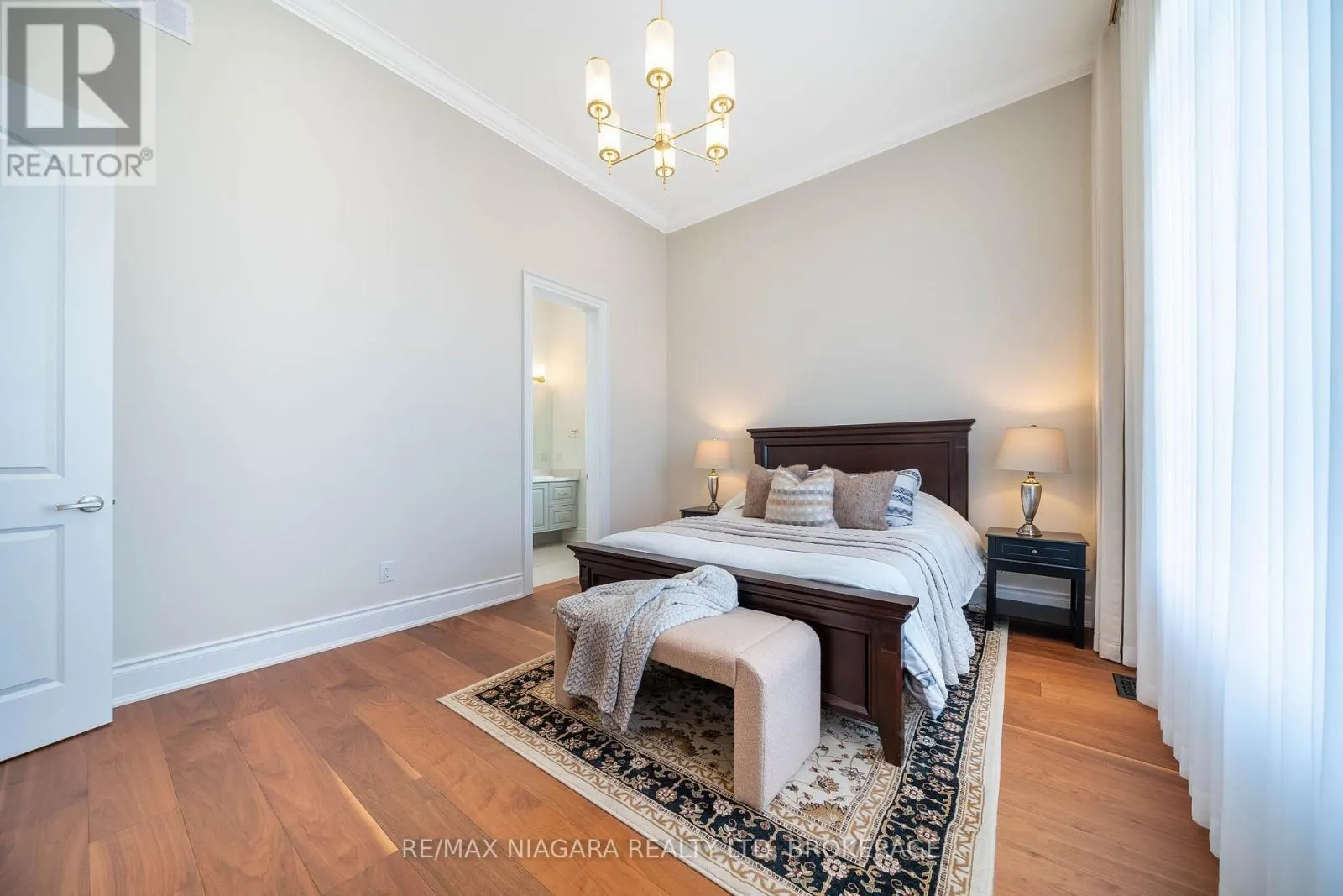 327 QUEENSTON ROAD