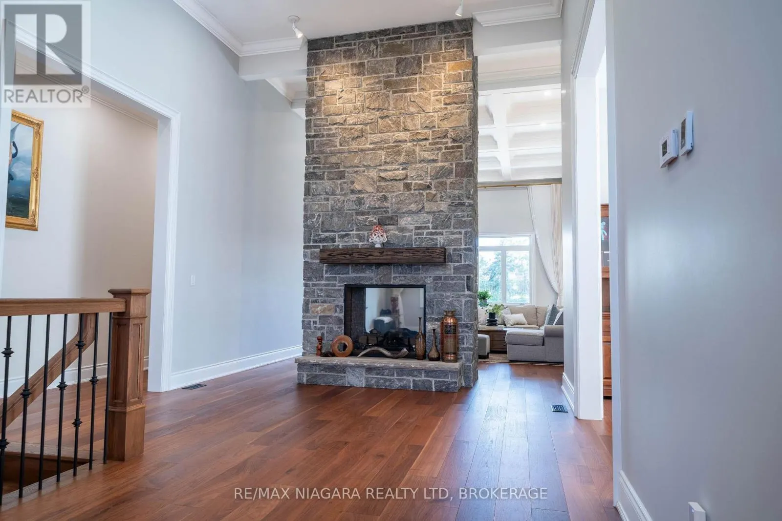 327 QUEENSTON ROAD