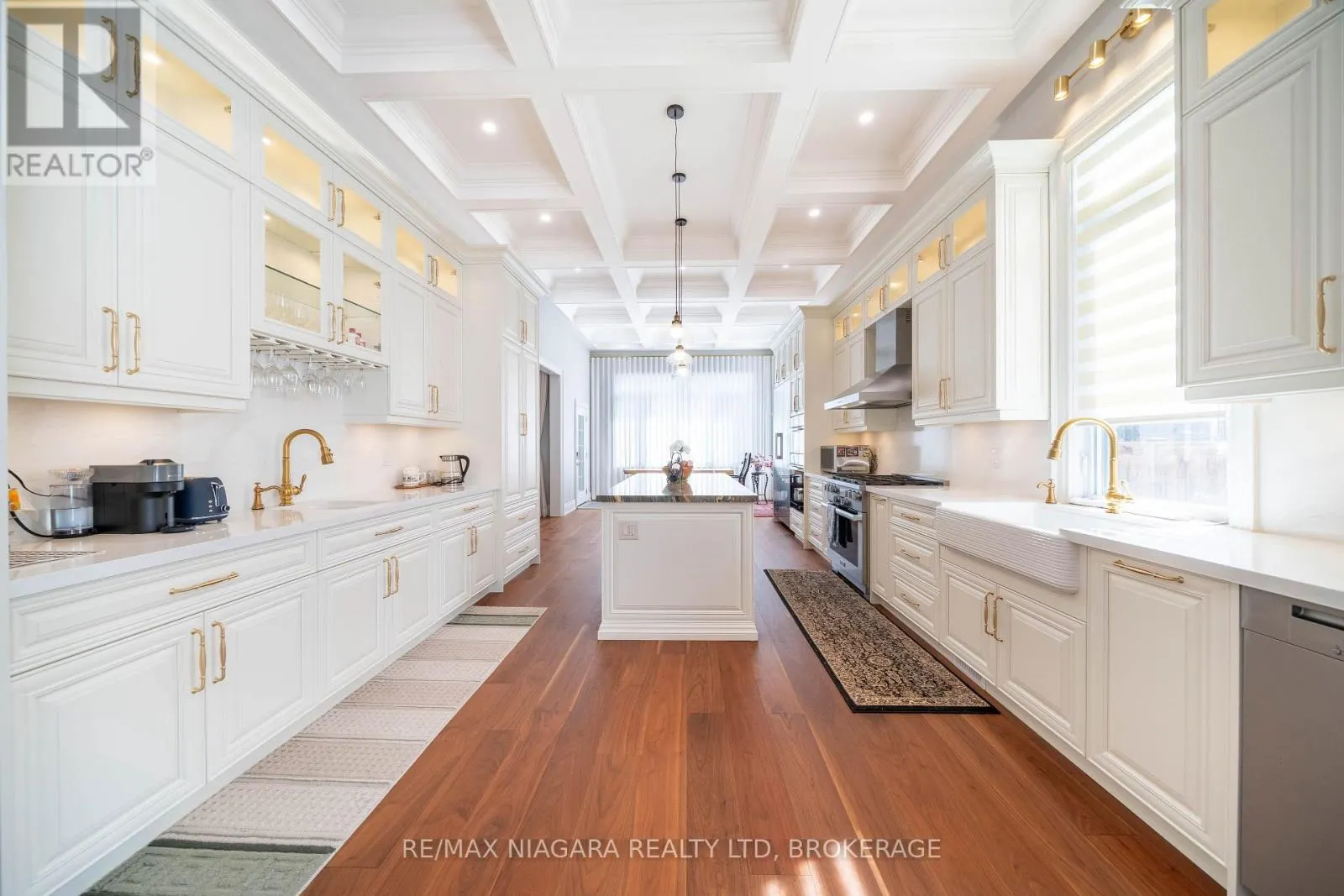 327 QUEENSTON ROAD