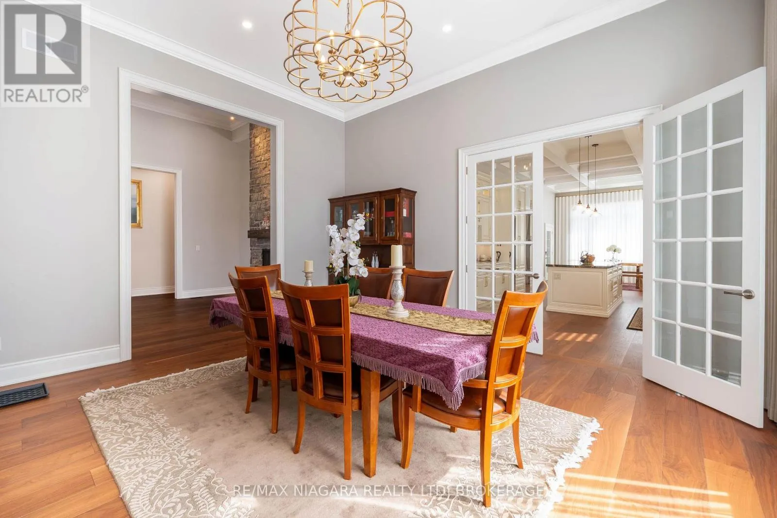 327 QUEENSTON ROAD