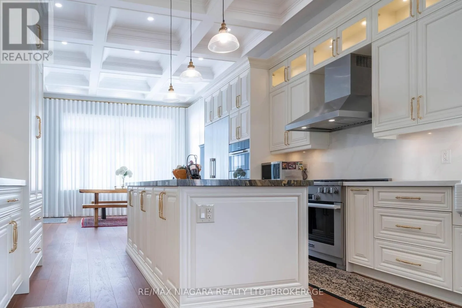 327 QUEENSTON ROAD