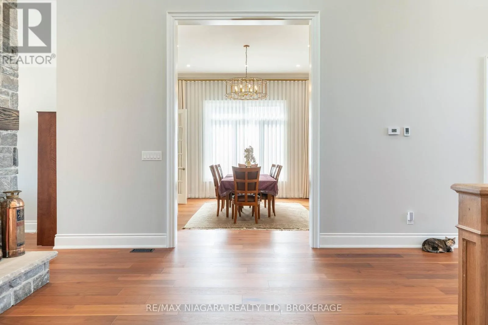 327 QUEENSTON ROAD
