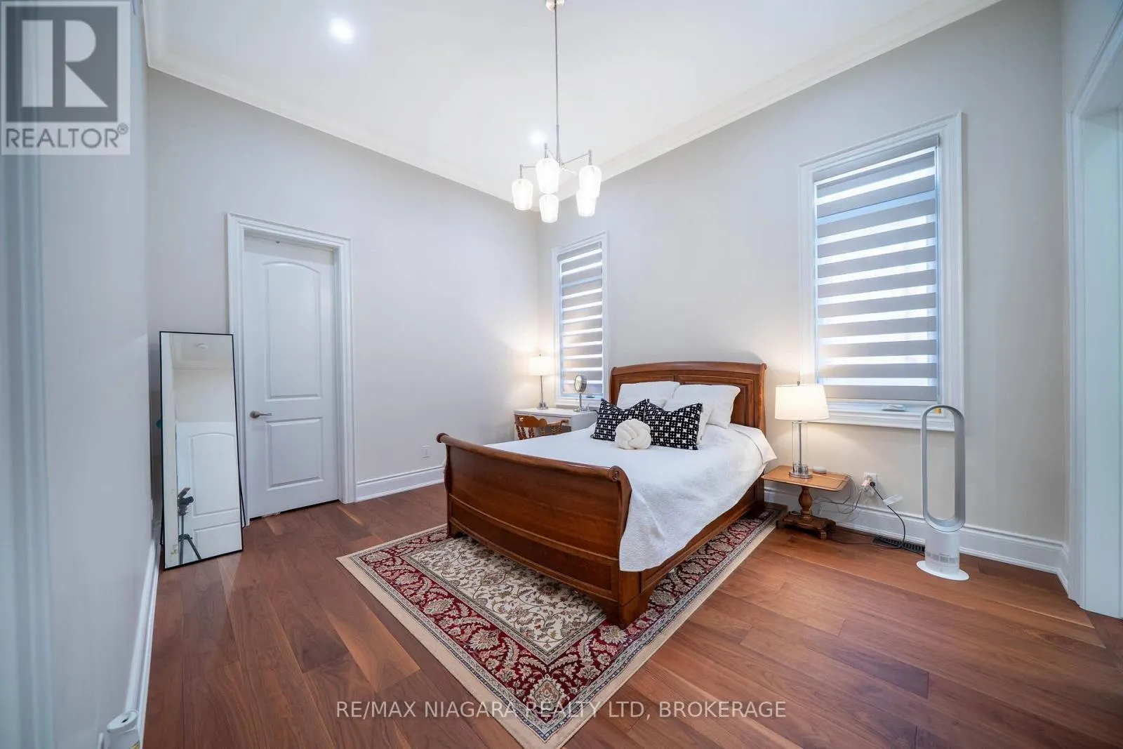327 QUEENSTON ROAD