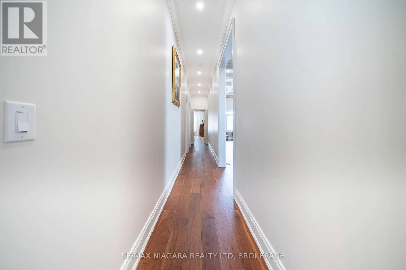 327 QUEENSTON ROAD