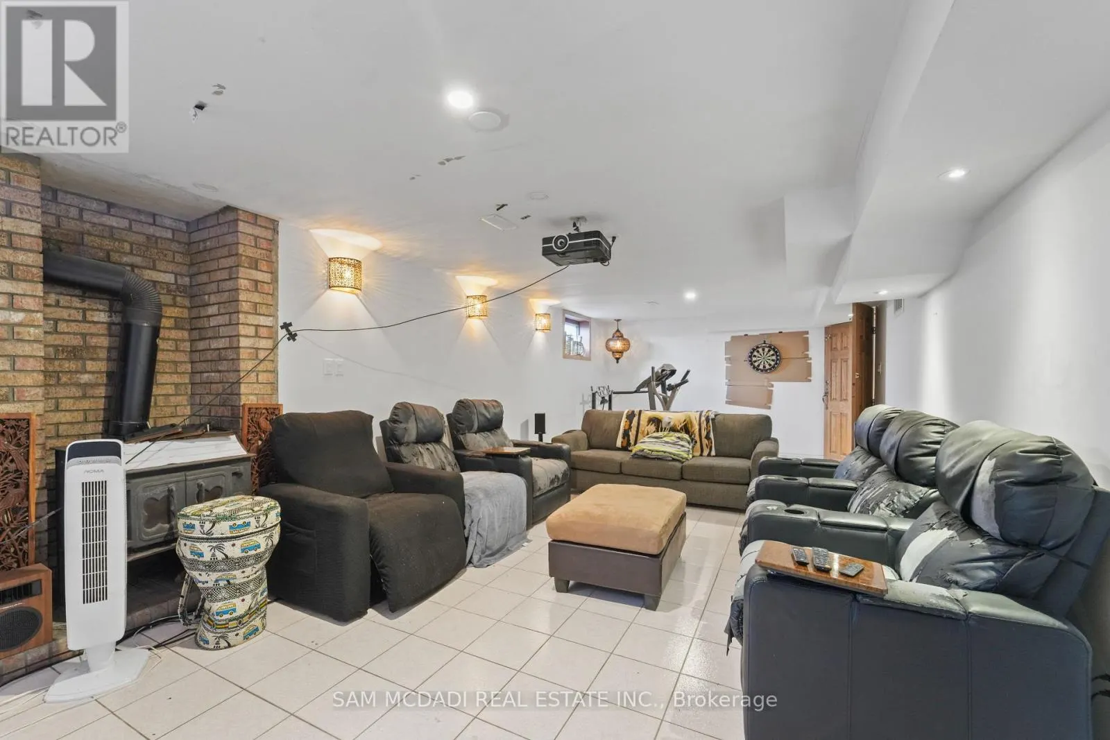 225 PARK ROAD S