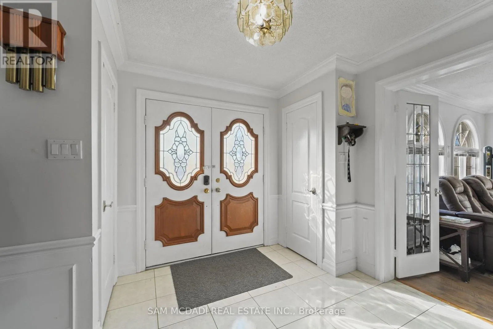225 PARK ROAD S