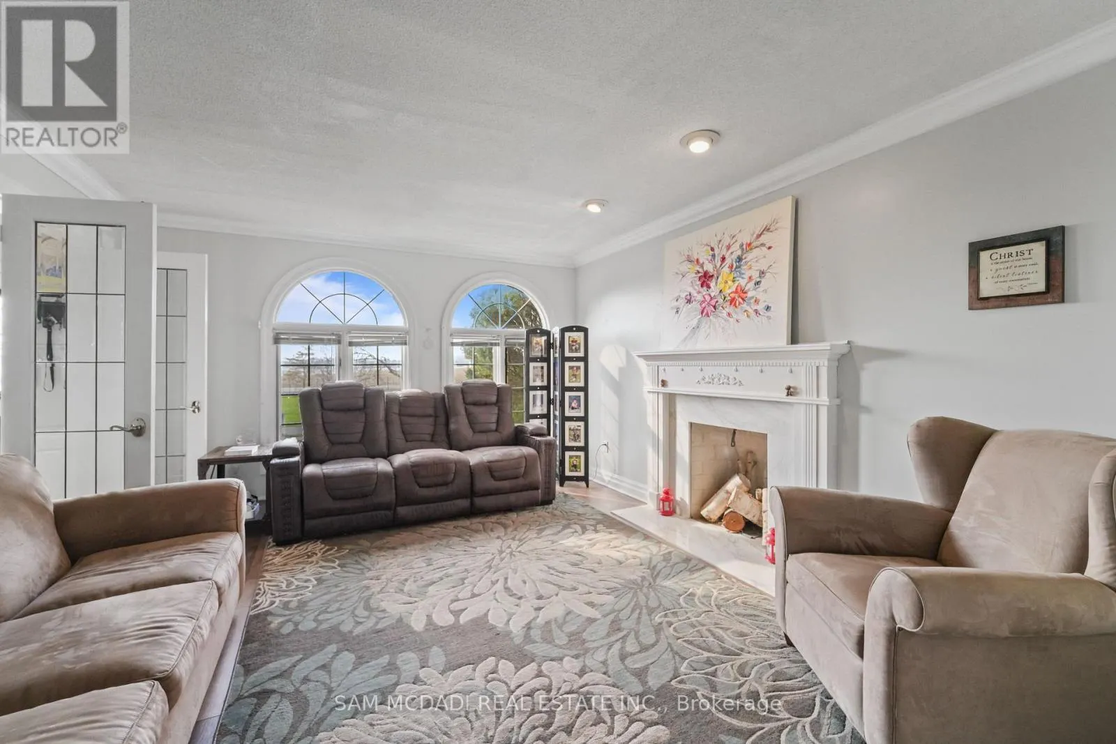 225 PARK ROAD S