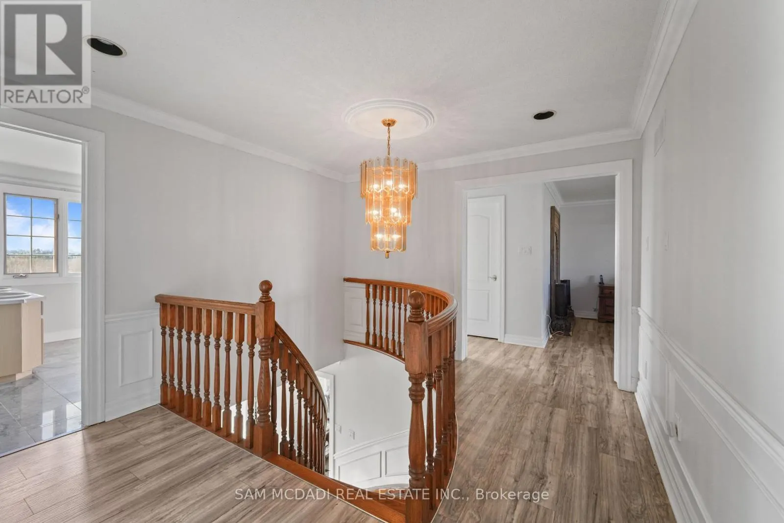 225 PARK ROAD S