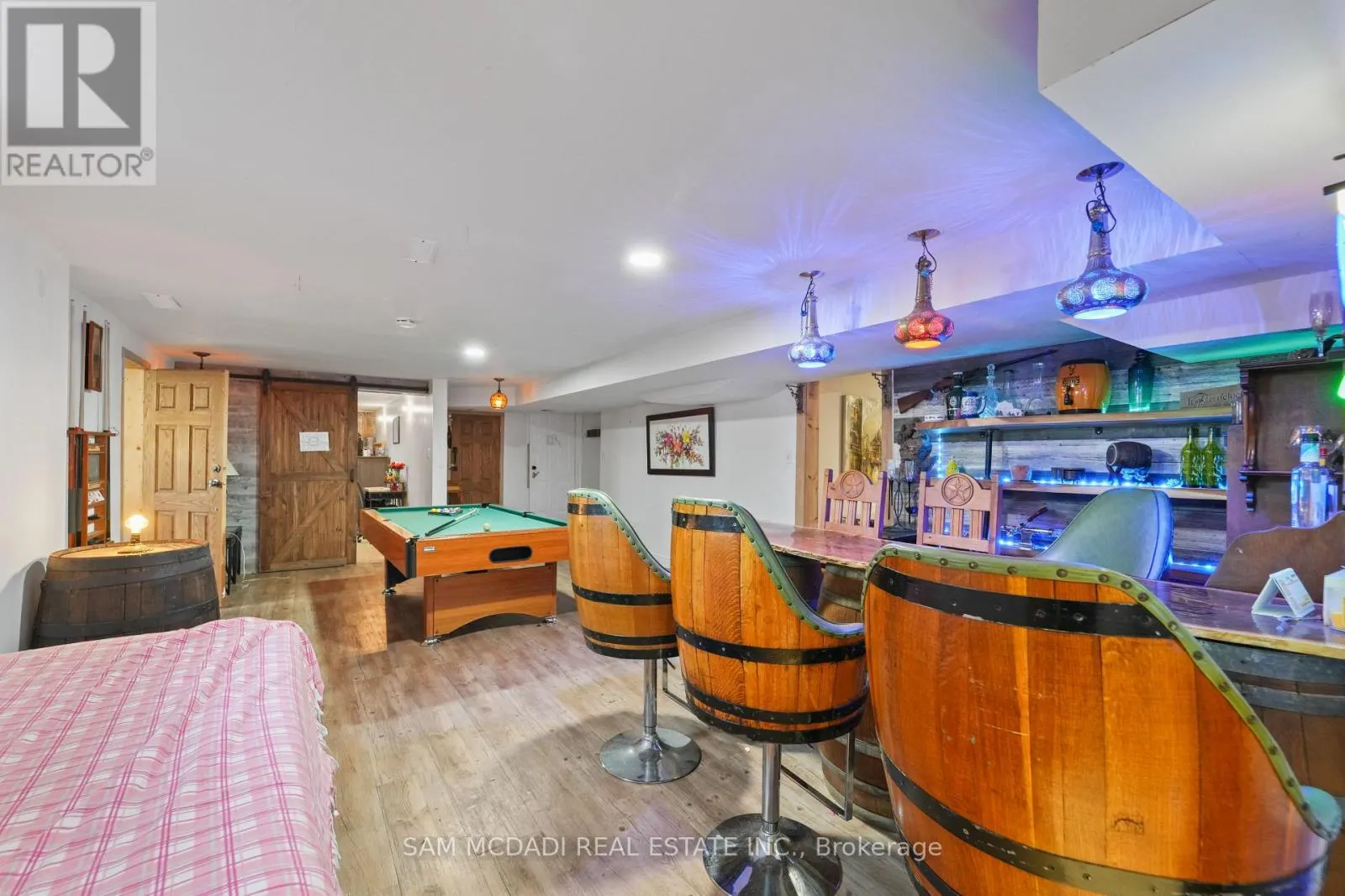 225 PARK ROAD S