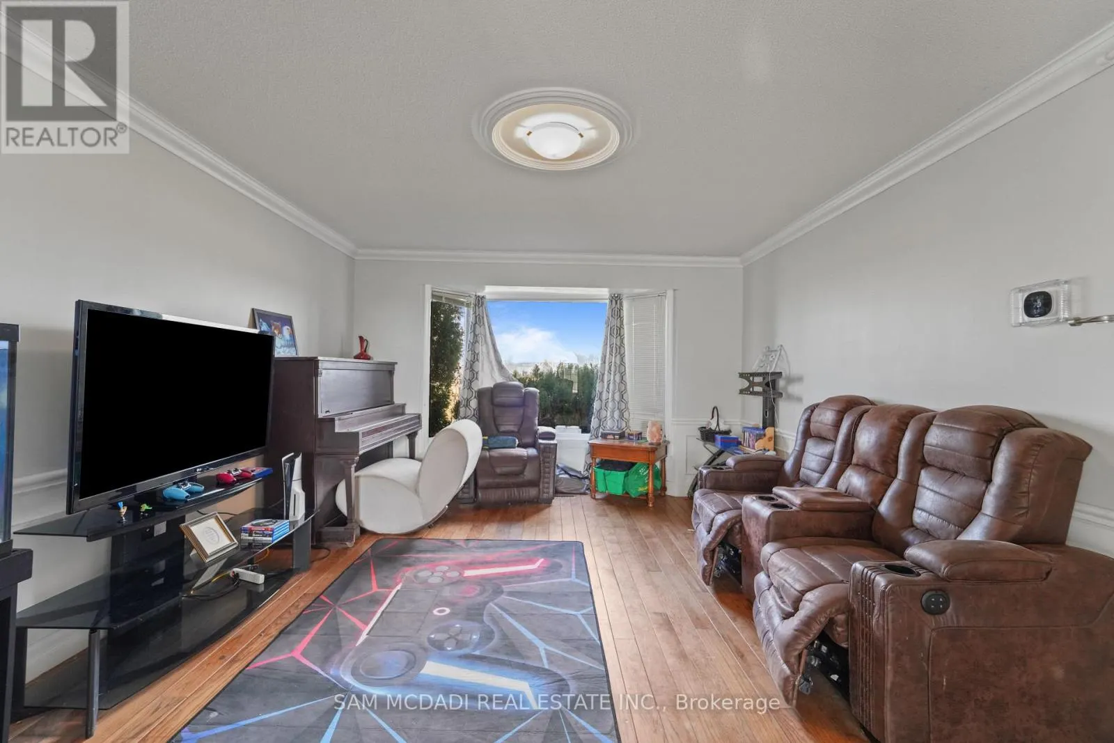 225 PARK ROAD S