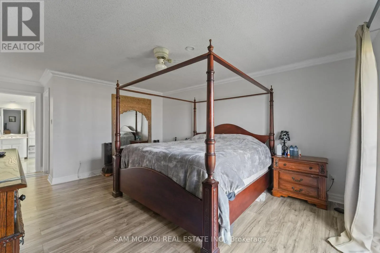 225 PARK ROAD S