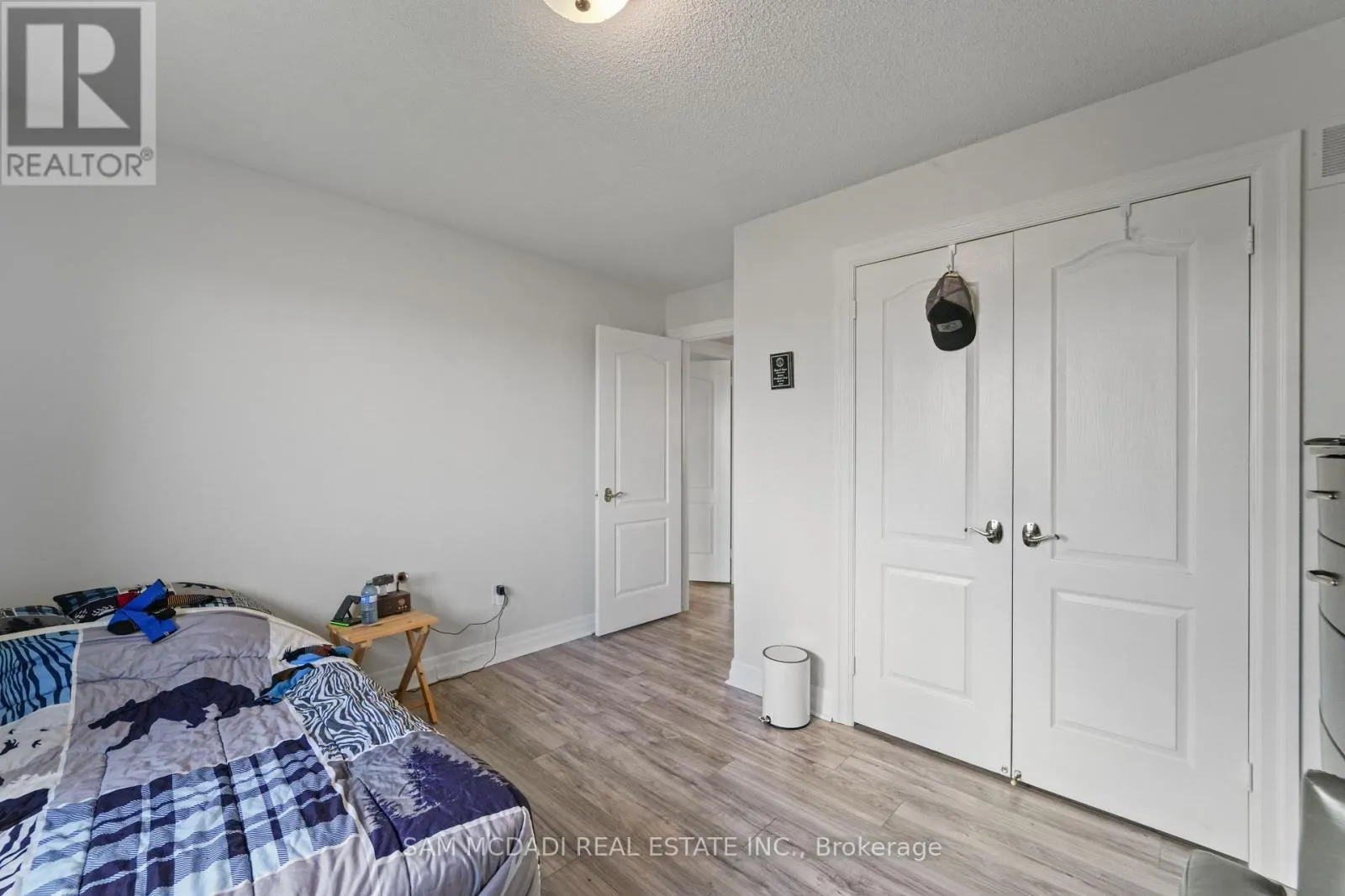 225 PARK ROAD S