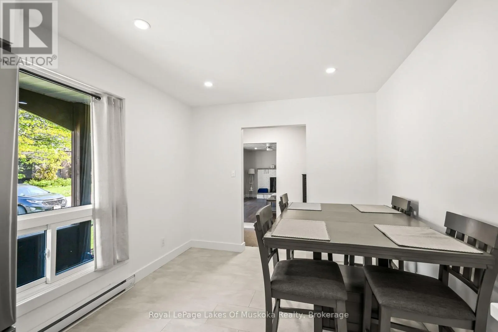 571 DAVID STREET E