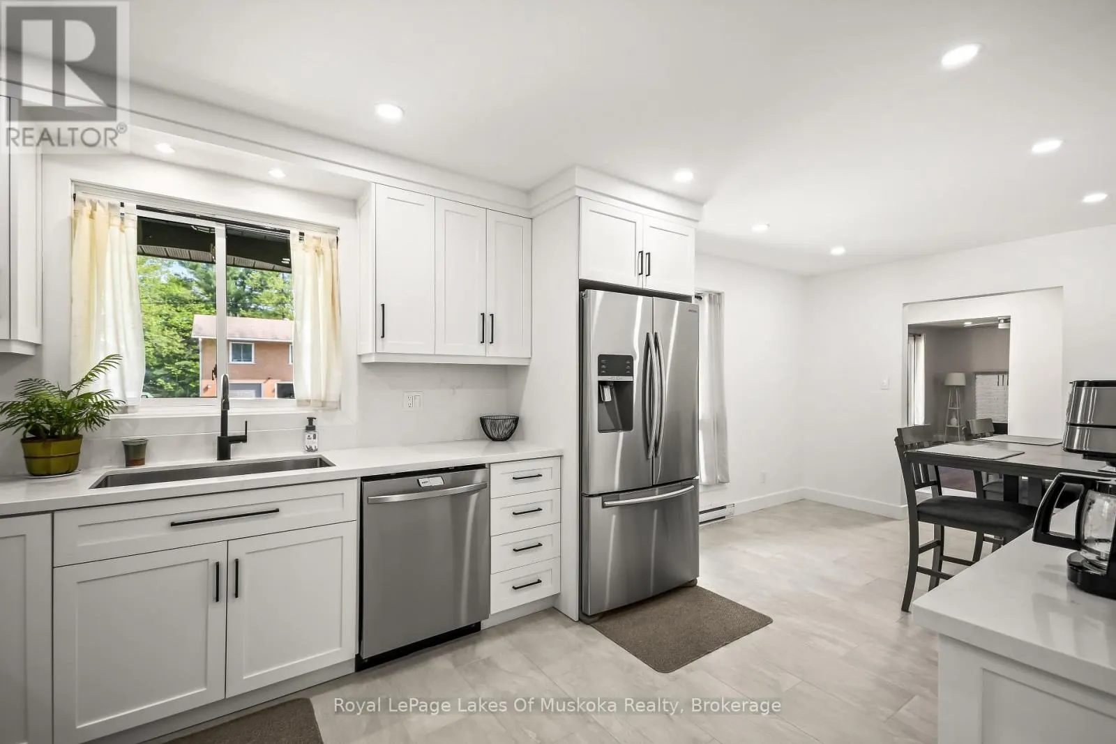 571 DAVID STREET E