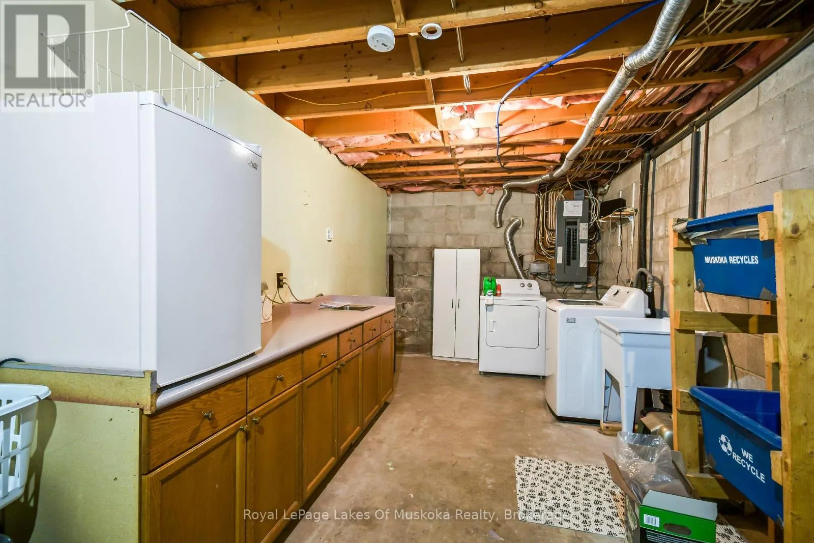 571 DAVID STREET E