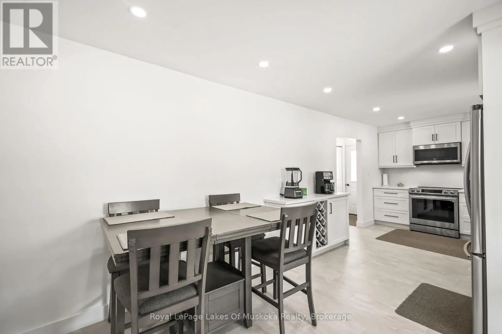 571 DAVID STREET E
