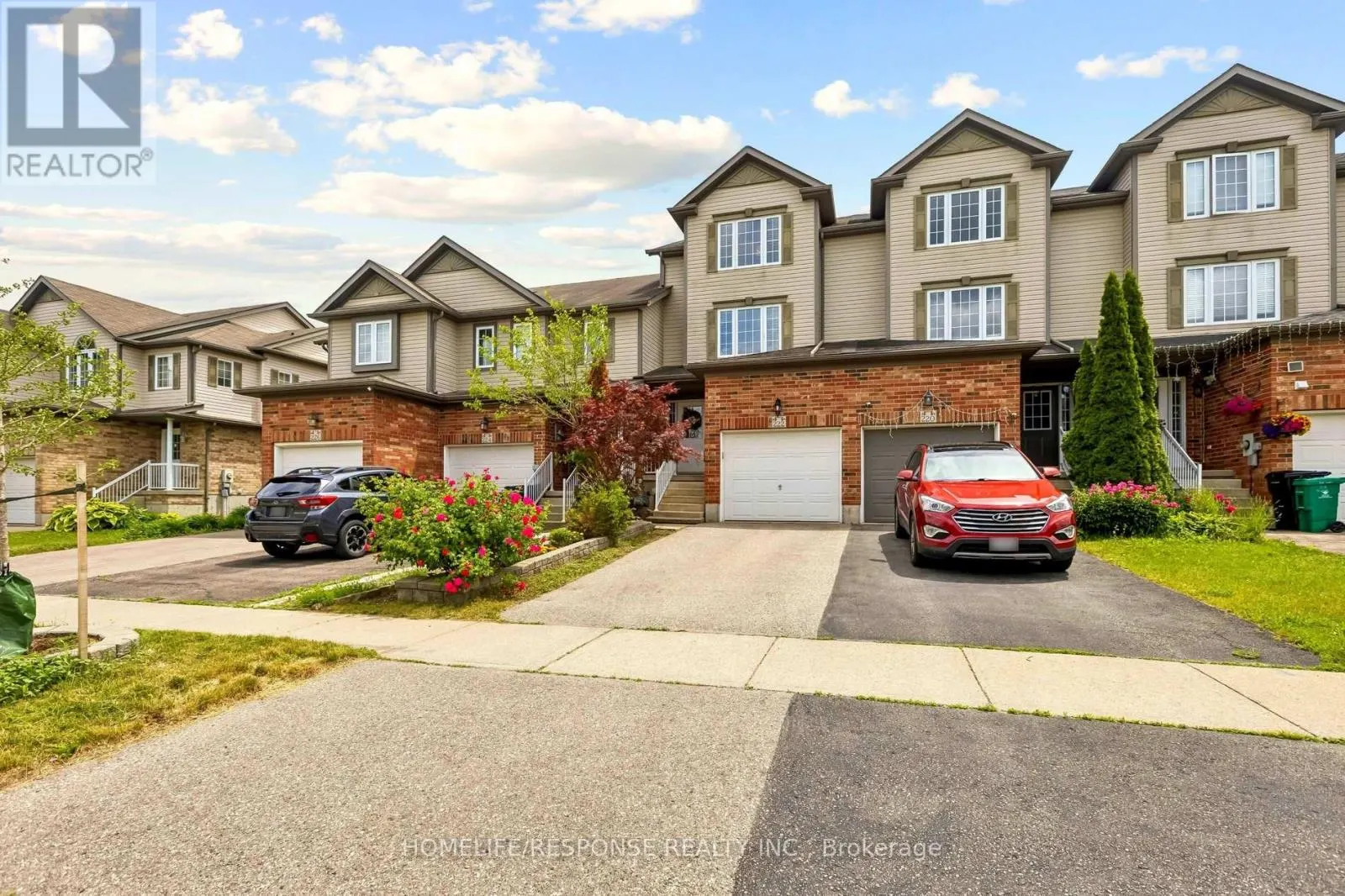 222 SOPHIA CRESCENT