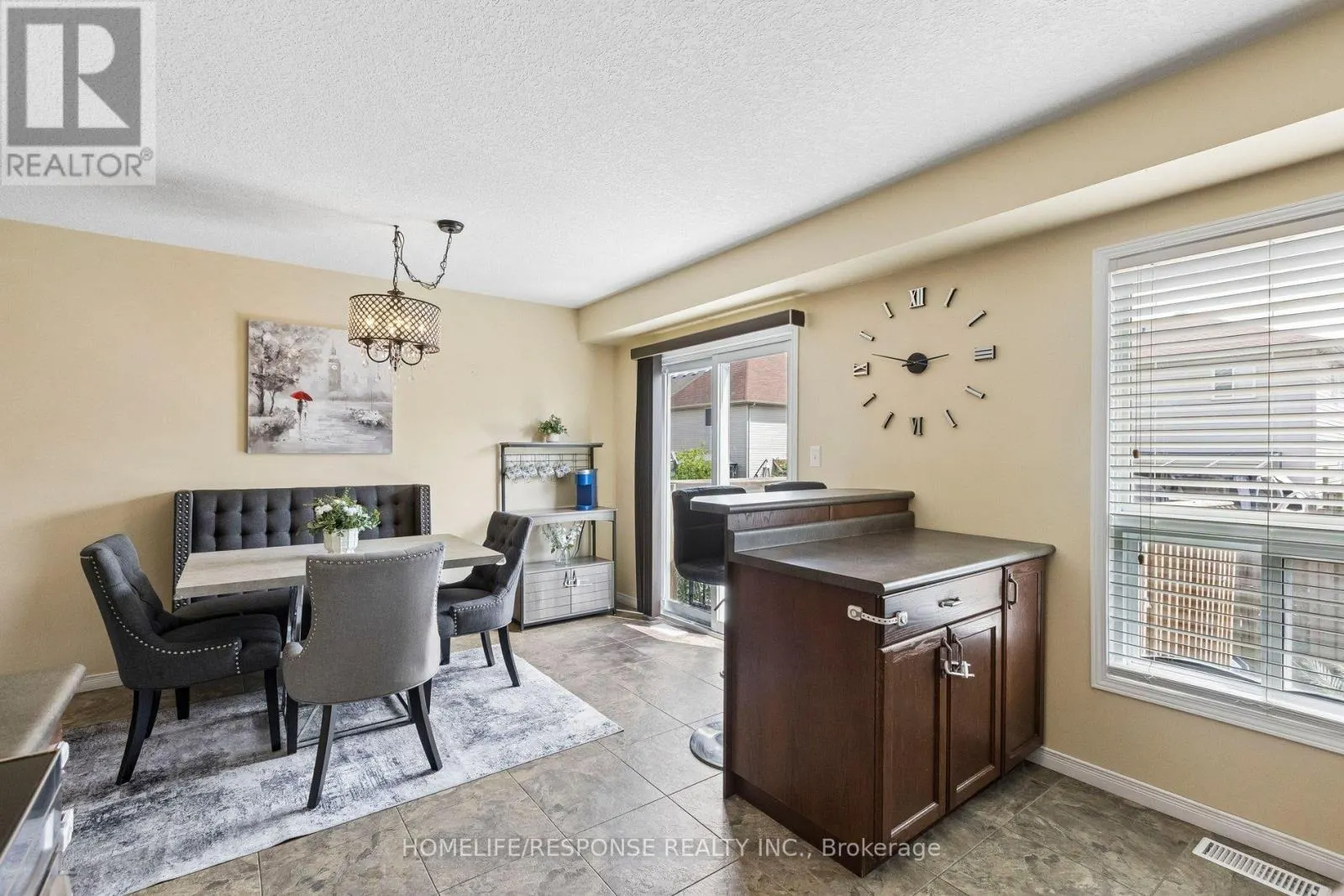 222 SOPHIA CRESCENT