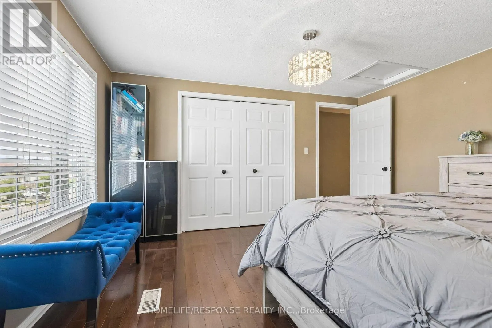 222 SOPHIA CRESCENT
