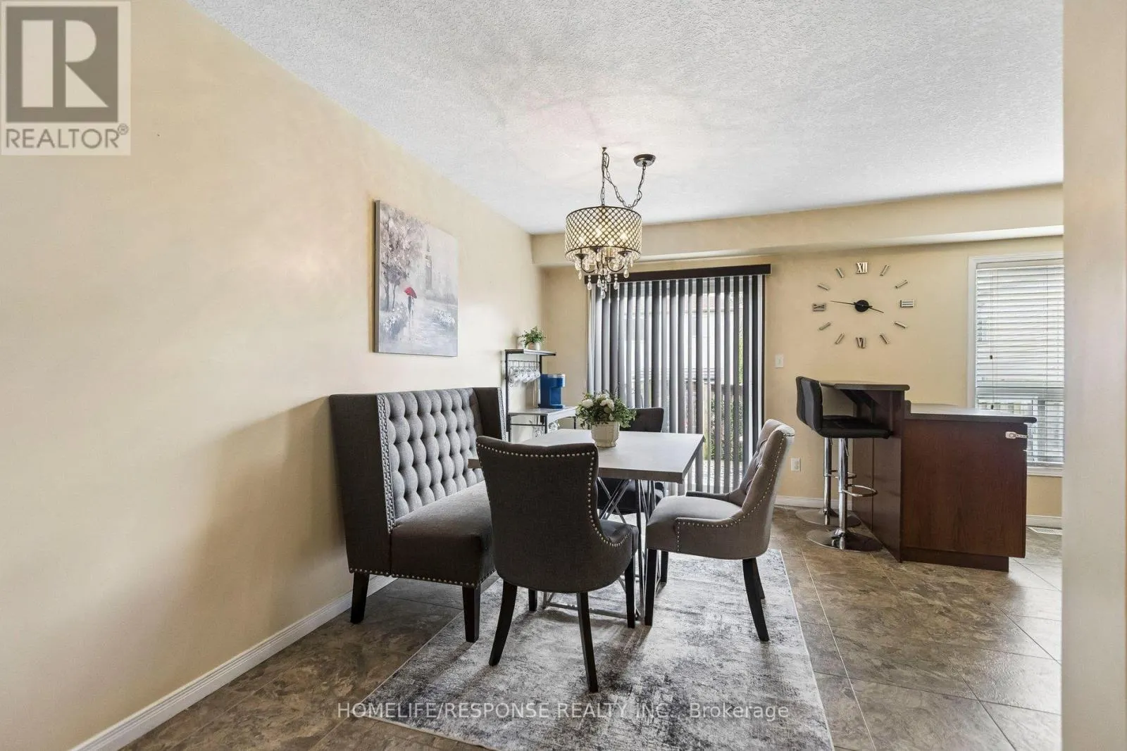 222 SOPHIA CRESCENT