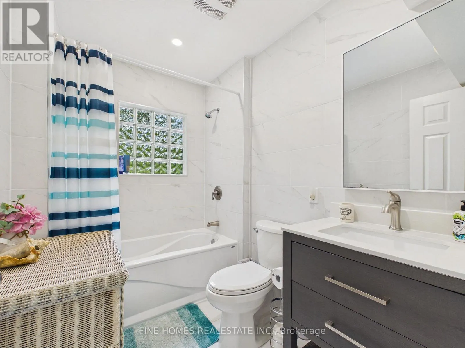 10 - 1326 WINDERMERE ROAD
