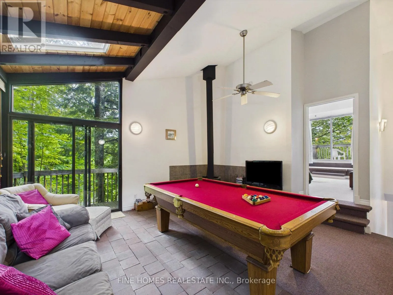 10 - 1326 WINDERMERE ROAD
