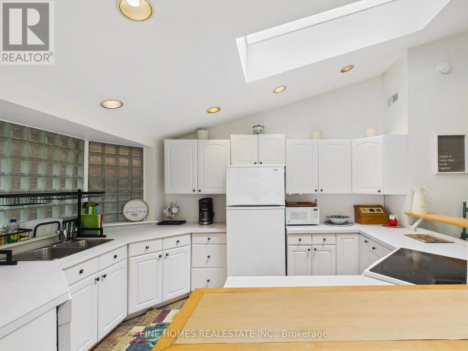 10 - 1326 WINDERMERE ROAD
