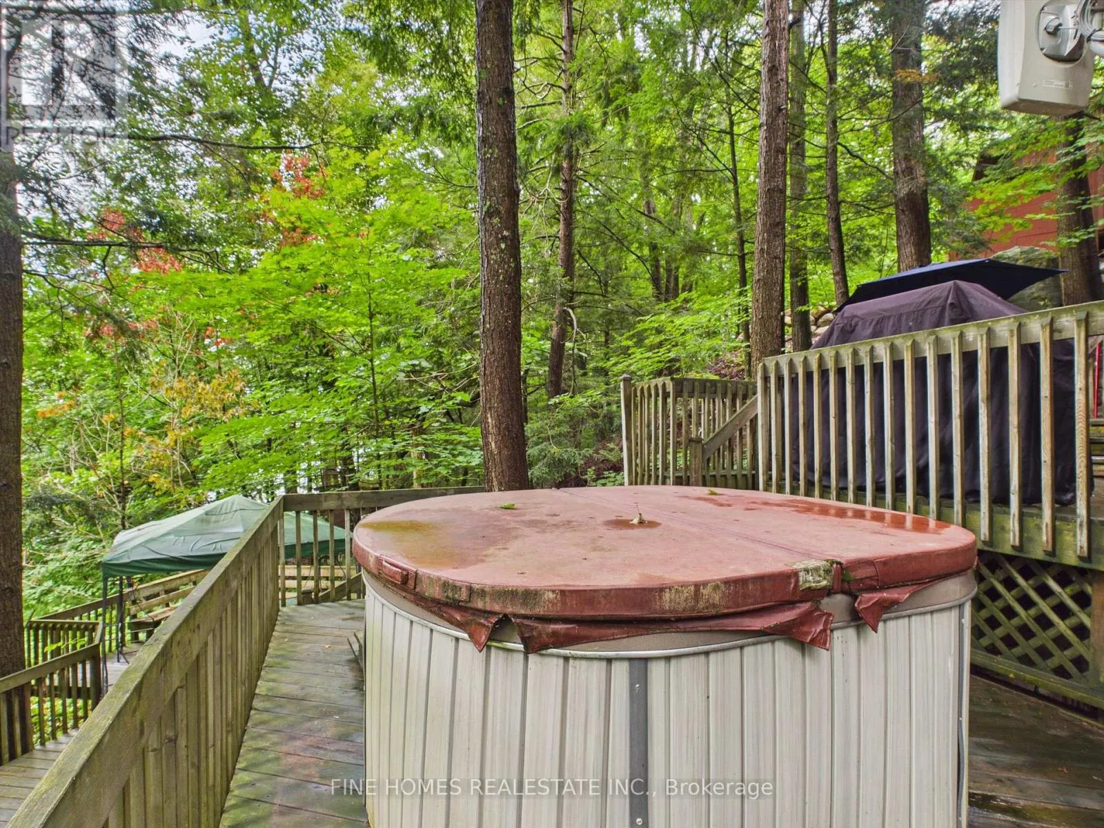 10 - 1326 WINDERMERE ROAD